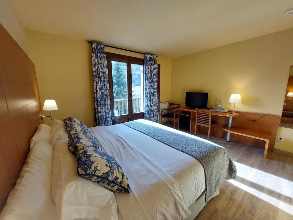 Hotel Saurat Эспот Экстерьер фото