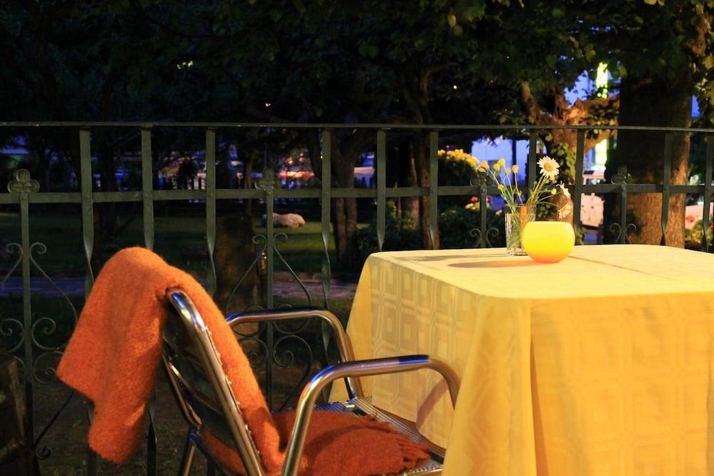 Hotel Saurat Эспот Экстерьер фото