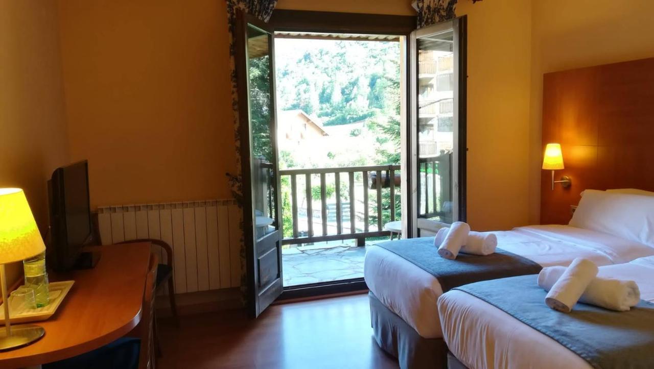 Hotel Saurat Эспот Экстерьер фото