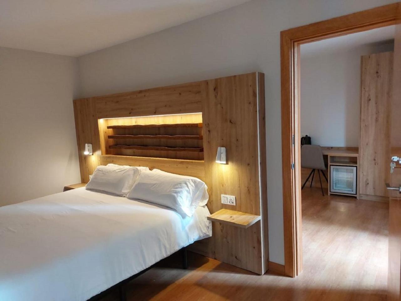 Hotel Saurat Эспот Экстерьер фото