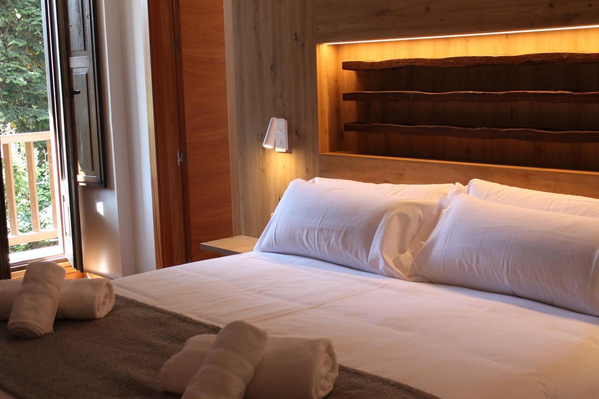 Hotel Saurat Эспот Экстерьер фото