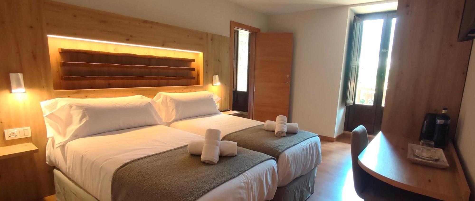 Hotel Saurat Эспот Экстерьер фото