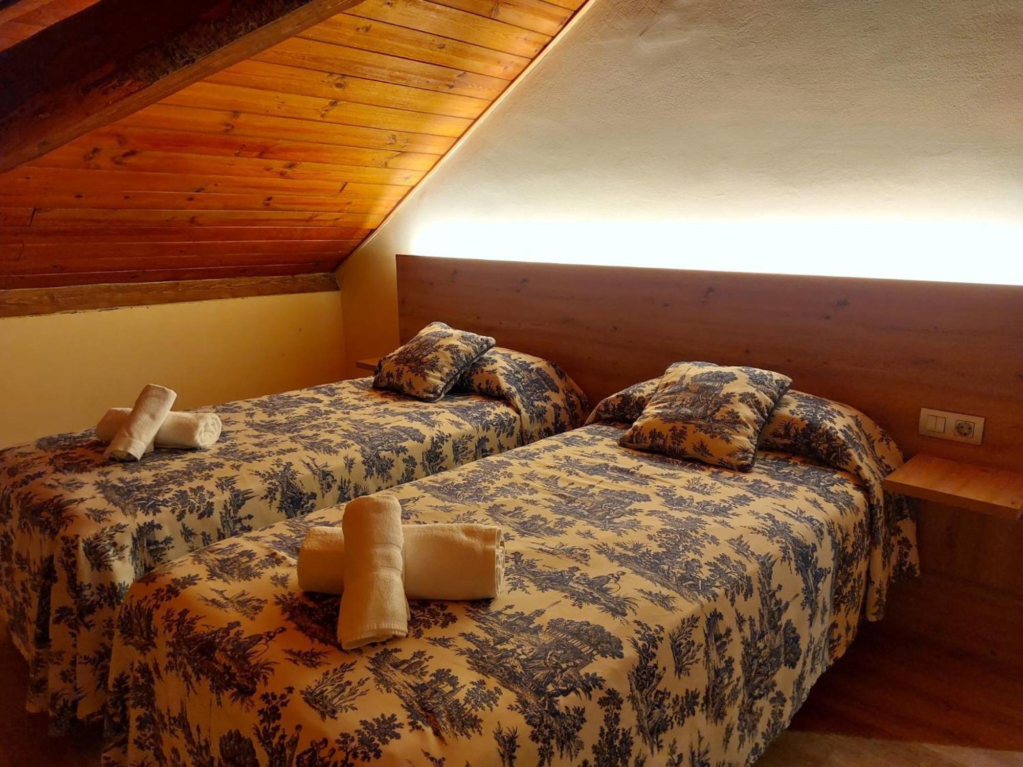 Hotel Saurat Эспот Экстерьер фото