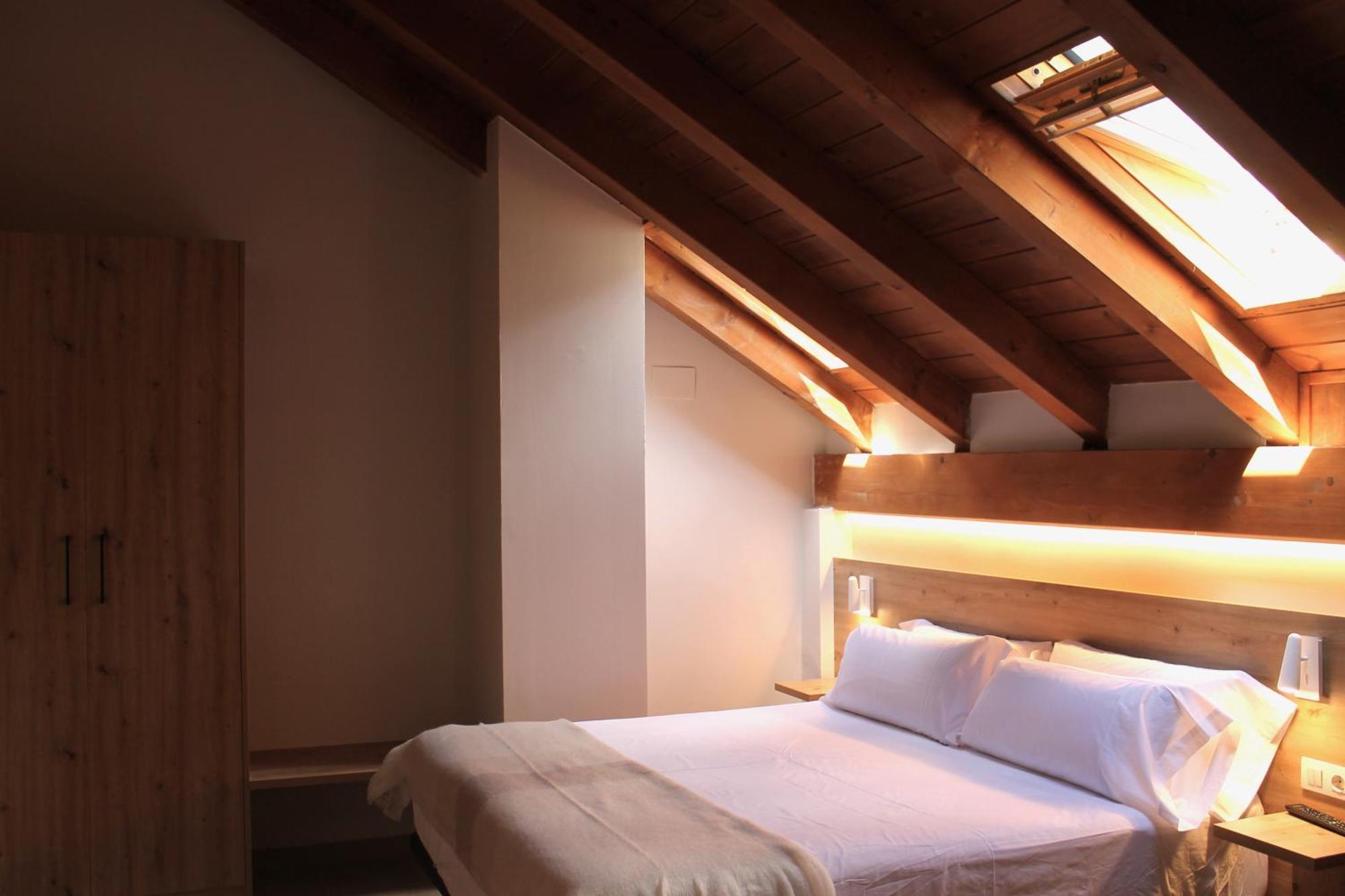 Hotel Saurat Эспот Экстерьер фото