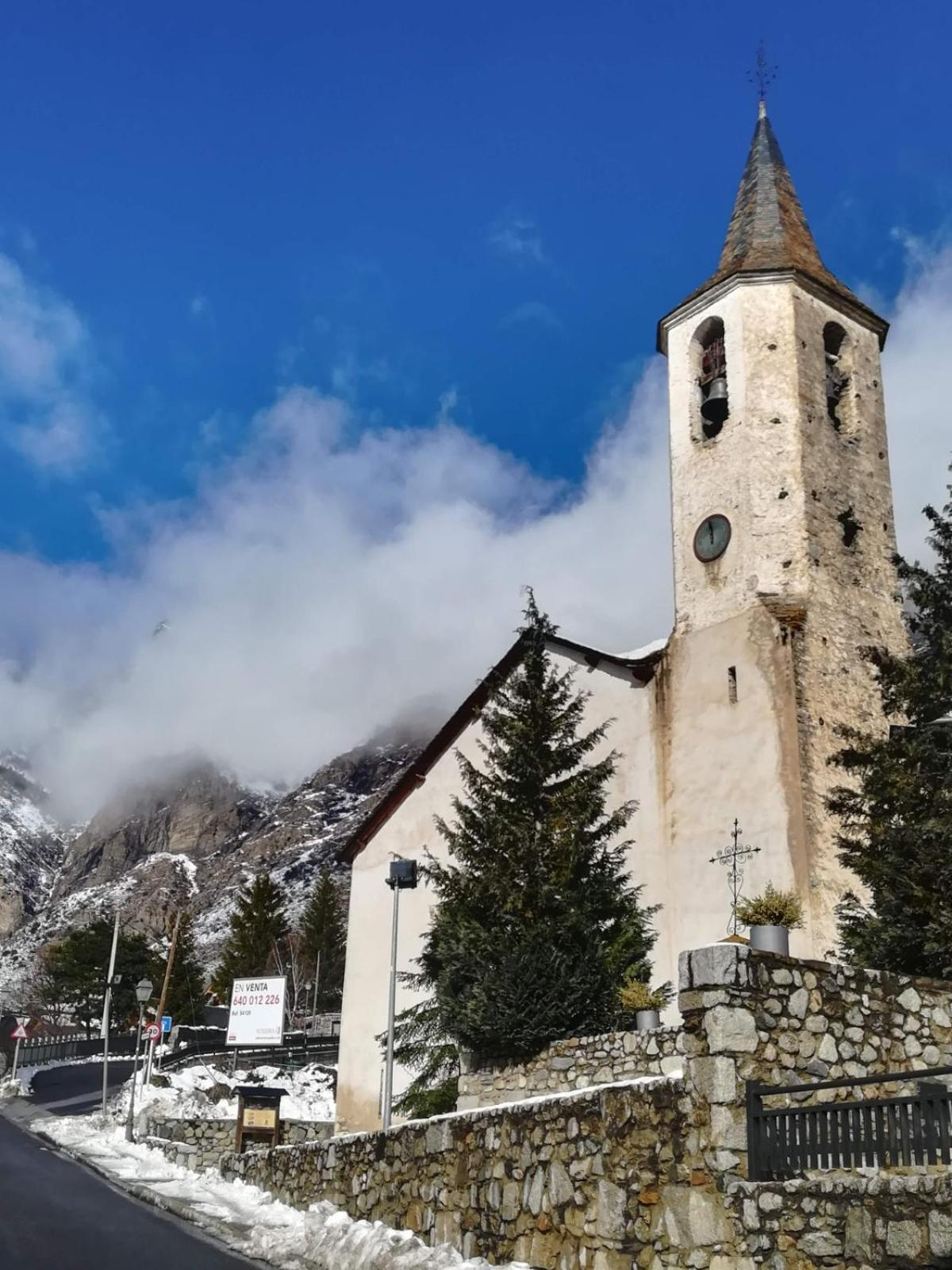 Hotel Saurat Эспот Экстерьер фото