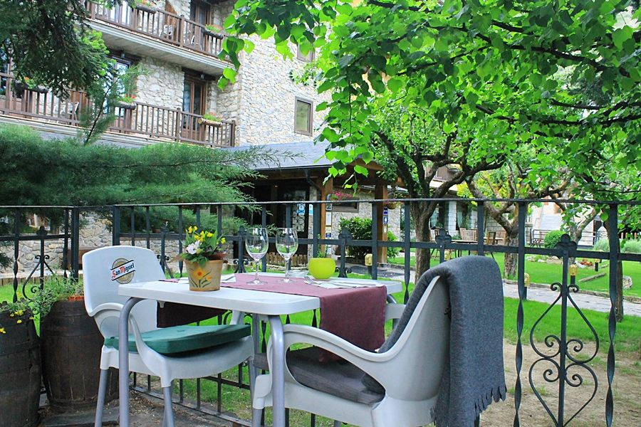 Hotel Saurat Эспот Экстерьер фото