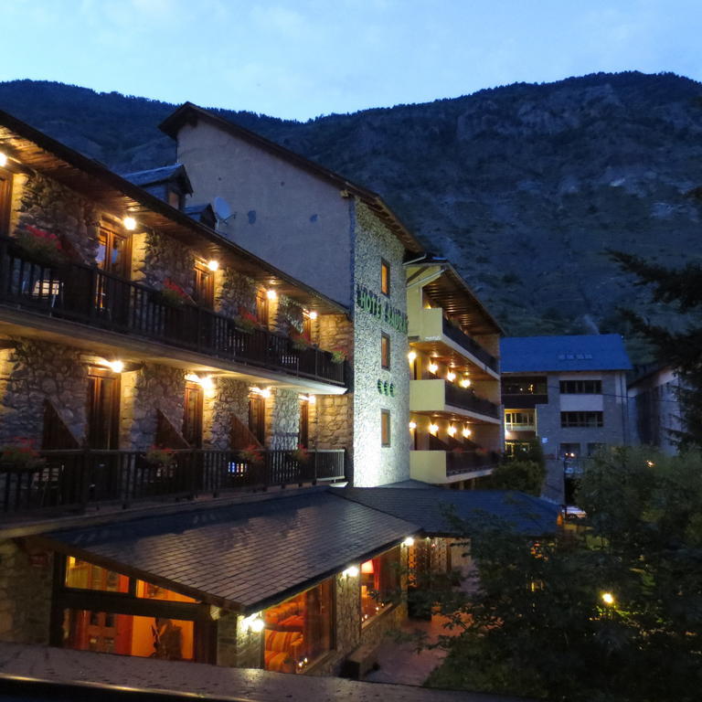 Hotel Saurat Эспот Экстерьер фото